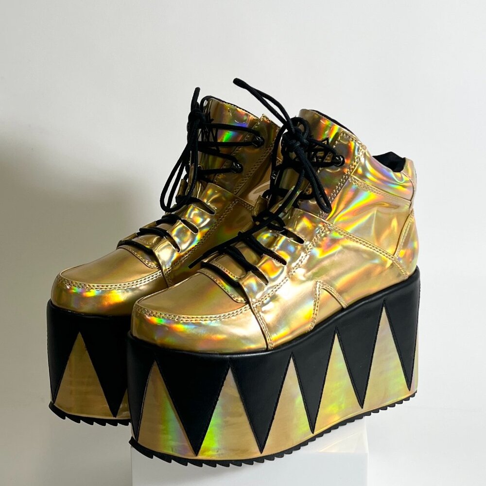 NIB YRU Qozmopolitian Gold Platform Sneakers